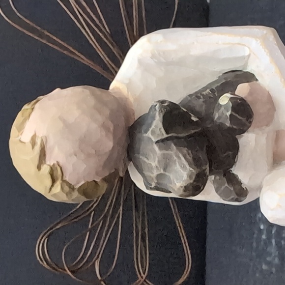 Willow Tree 2001 Angel of Comfort Boy and Dog Figurine. - Picture 5 of 7